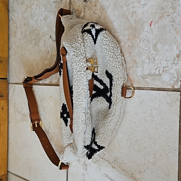 Fashion LV belt bag - Picture 1 of 6